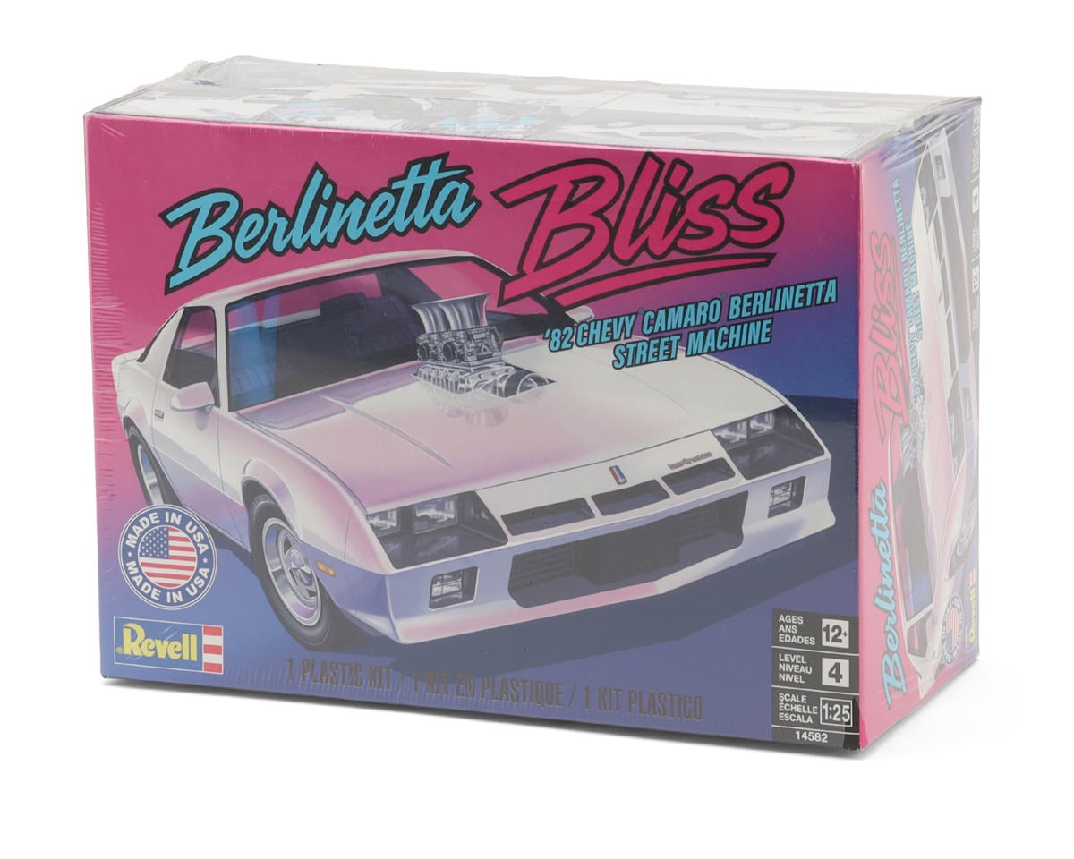 RMX14582 1-25 Scale 1982 Chevy Camaro Berlinetta Street Machine Model Car