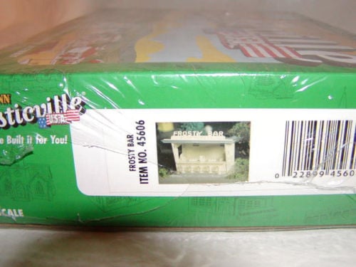 WOO211 2 John Deere Tractors - 29-38 in.