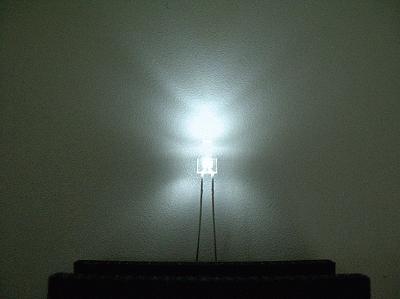 MNT1282605 2 mm Tower LED Yeloglo - 5 Pieces