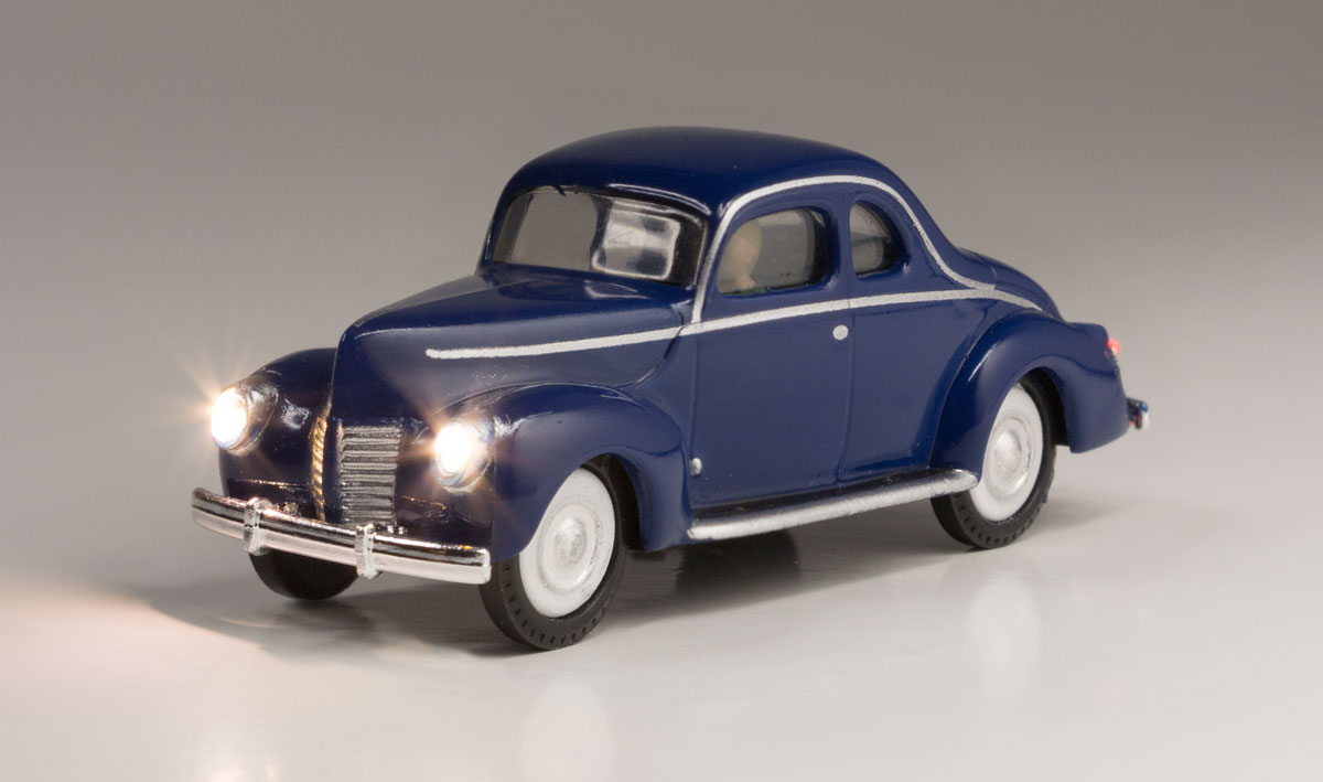 WOO5598 Blue Coupe - HO Scale