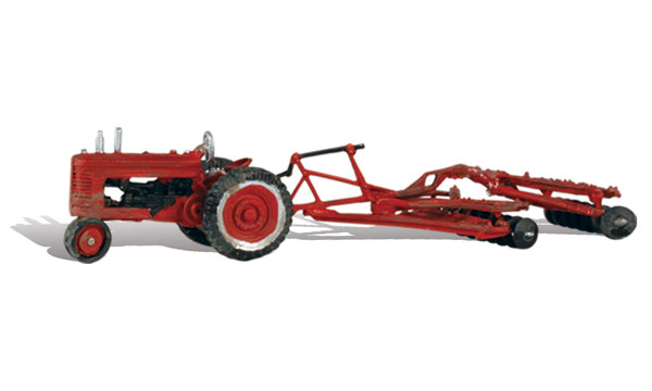 WOO5564 HO Disc & Tractor