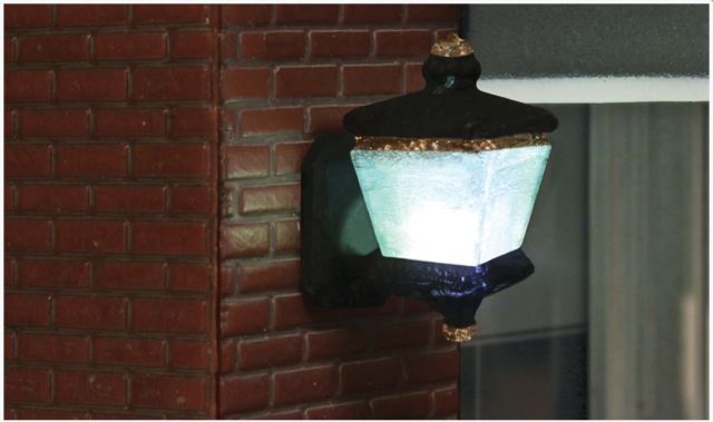 WOO5655 HO Entry Wall Mount Light