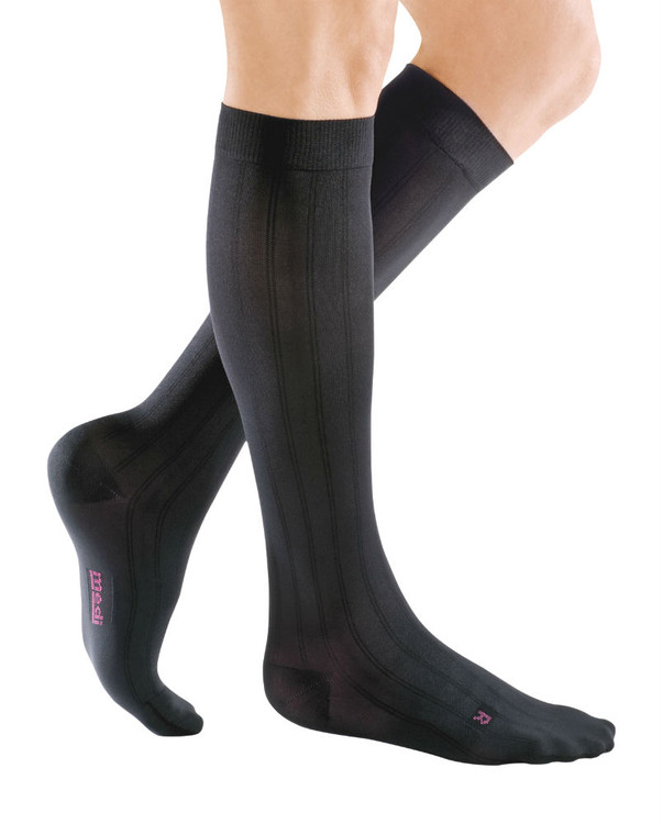 JU2002ADRFF310 Knee, 30-40, Regular, Full Foot, Size 3, Black