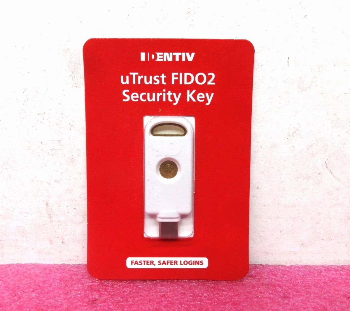 OEM Sourcing 905602 Identiv uTrust FIDO2 NFC Type-C Security Key Retail Package