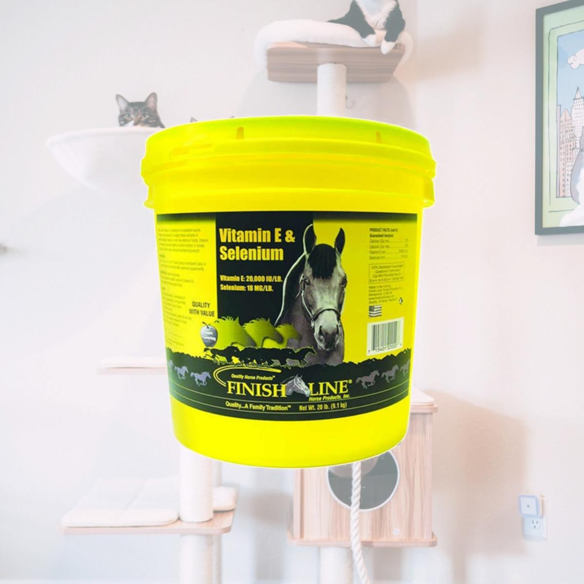Picture of Finish Line 3172 Vitamin E & Selenium Horses Diet - 20 lbs