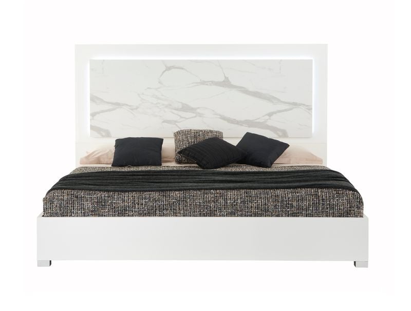 Picture of J&M Furniture 19965-K Sonia White & Grey Bed - King Size