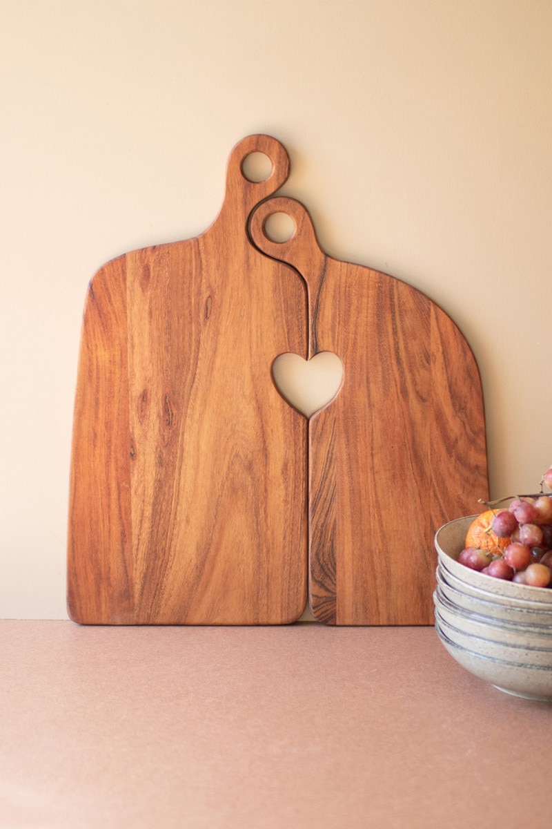 Picture of Kalalou NLAR1016K Wooden Serving Boards with Heart - Set of 2