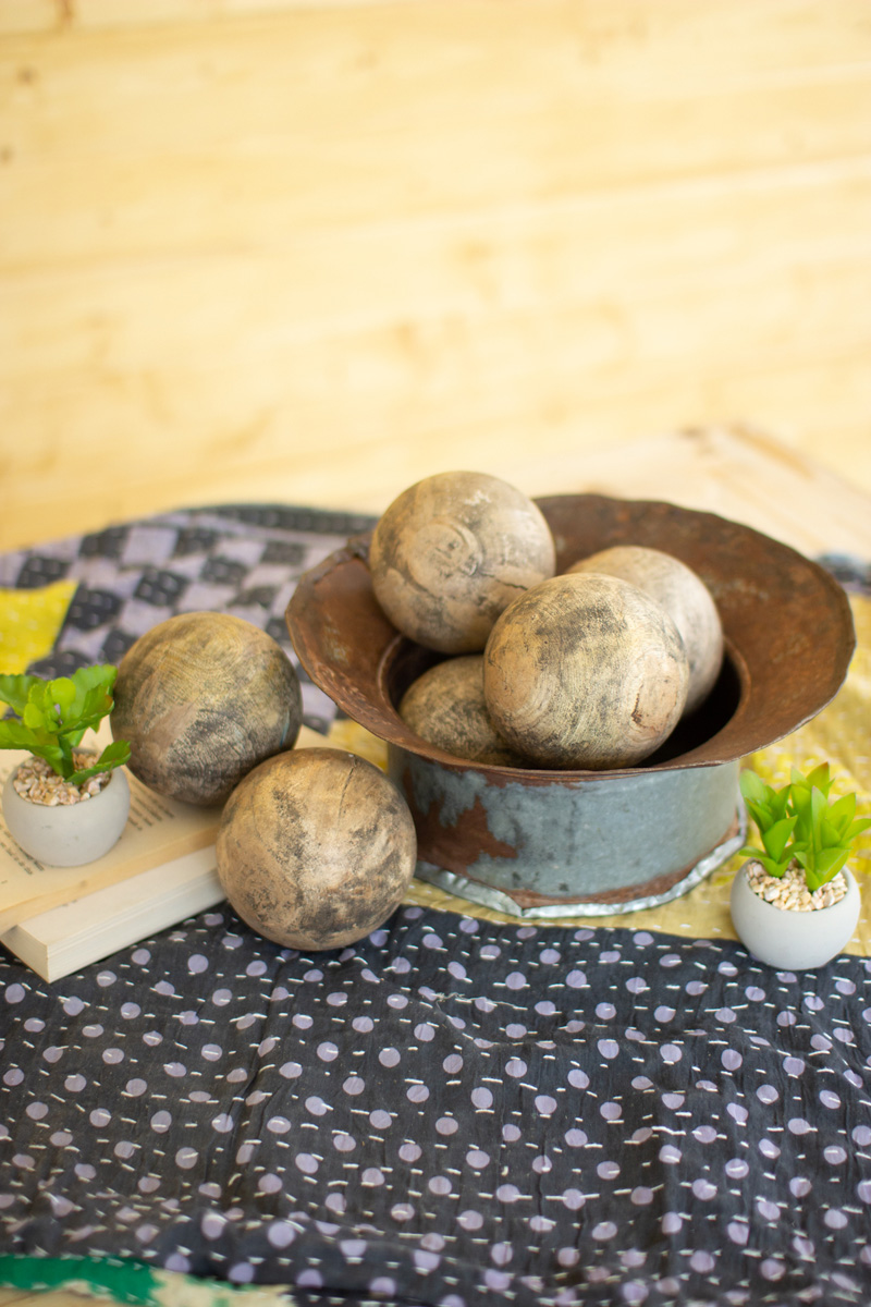 NMCC1119 4.5 in. Hand Carved Mango Wood Spheres - Set of 6