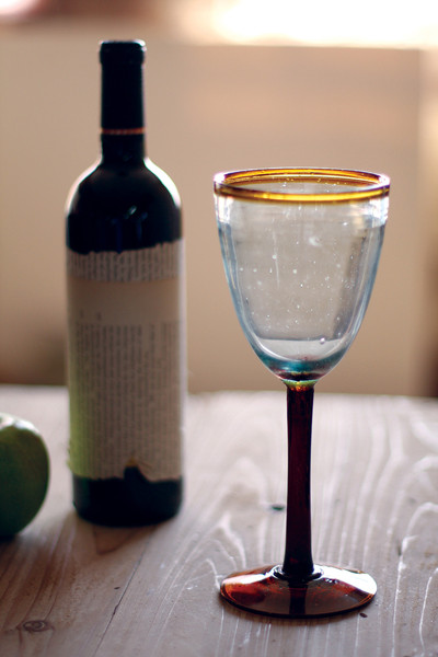 CRL105 9 in. 8 oz Wine Glass with Amber Rim, Multi Color