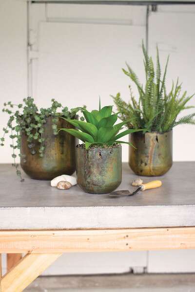 NPV1301 11 x 11.5 in. Rustic Verdigris Iron Planters - Set of 3