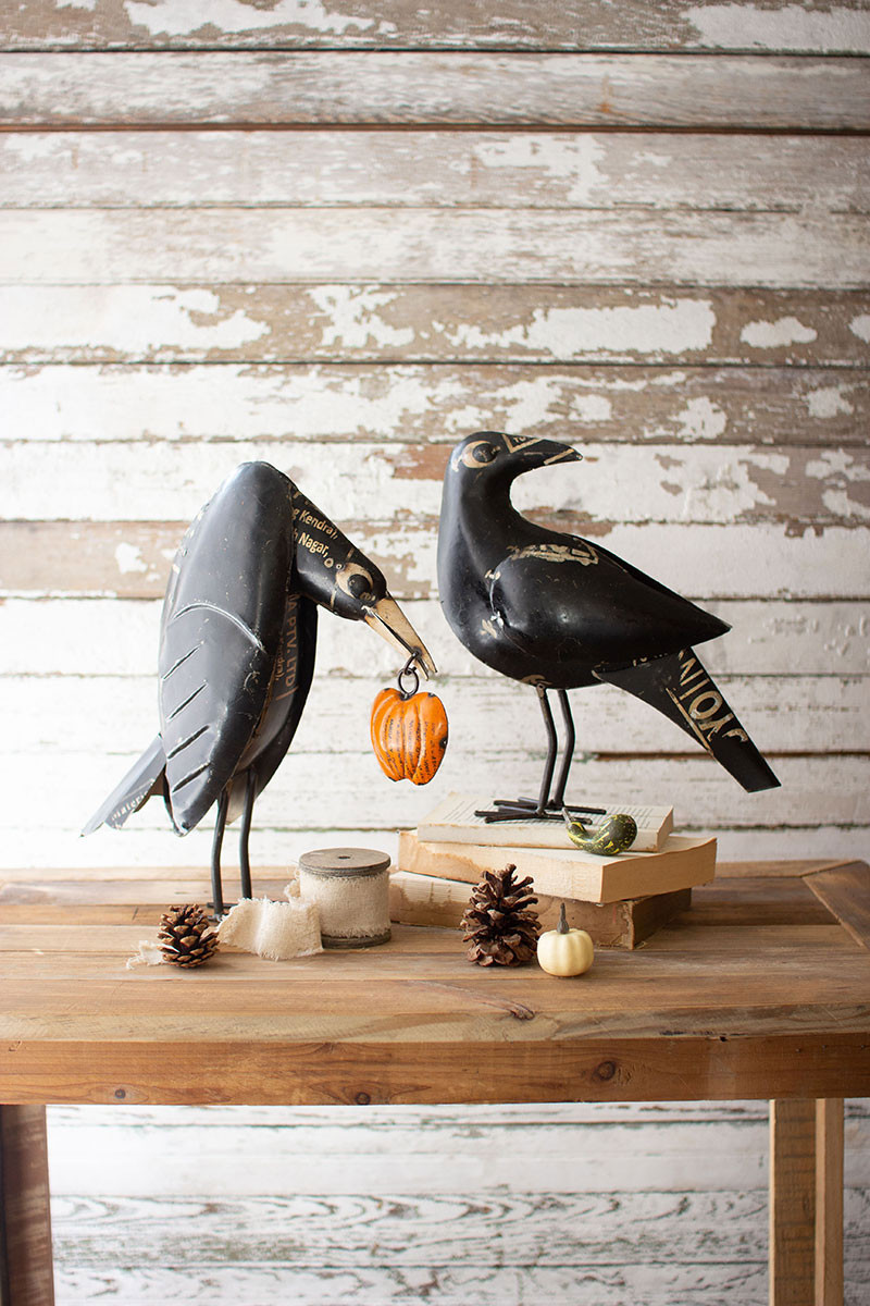 NTM1285 Recycled Iron Crows Holding A Pumpkin Decor - Set of 2