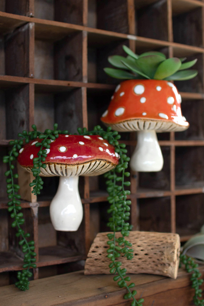 CDV2167 Toadstool Wall Hanger Planters, Red - Set of 2