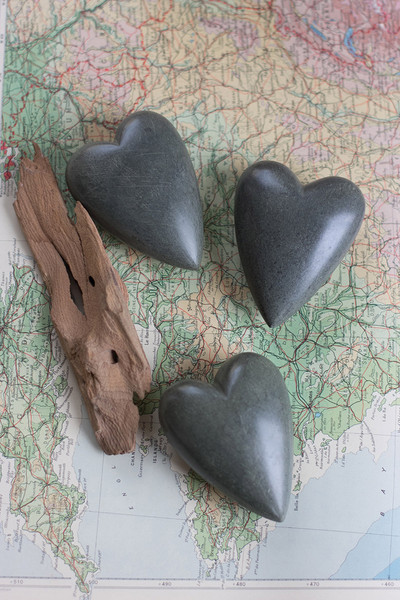 A5741K Hand Carved Stone Hearts with Made Haiti, Dark Grey