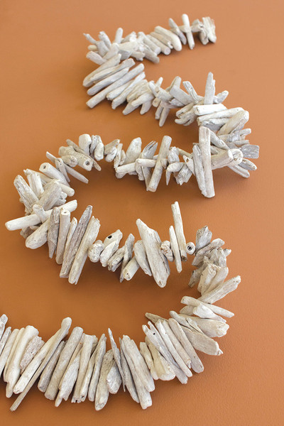PFR1221K Washed Driftwood Garland, White