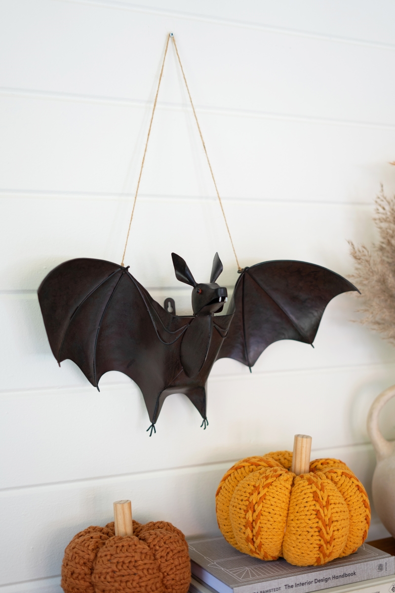 CZG1475 Painted Metal Bat Halloween Door Hanger
