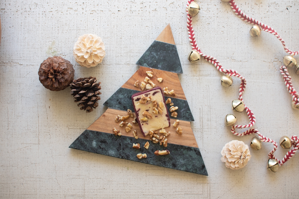 Picture of Kalalou NART1168 Green Marble & Acacia Wood Christmas Tree Cutting Board, Multi Color
