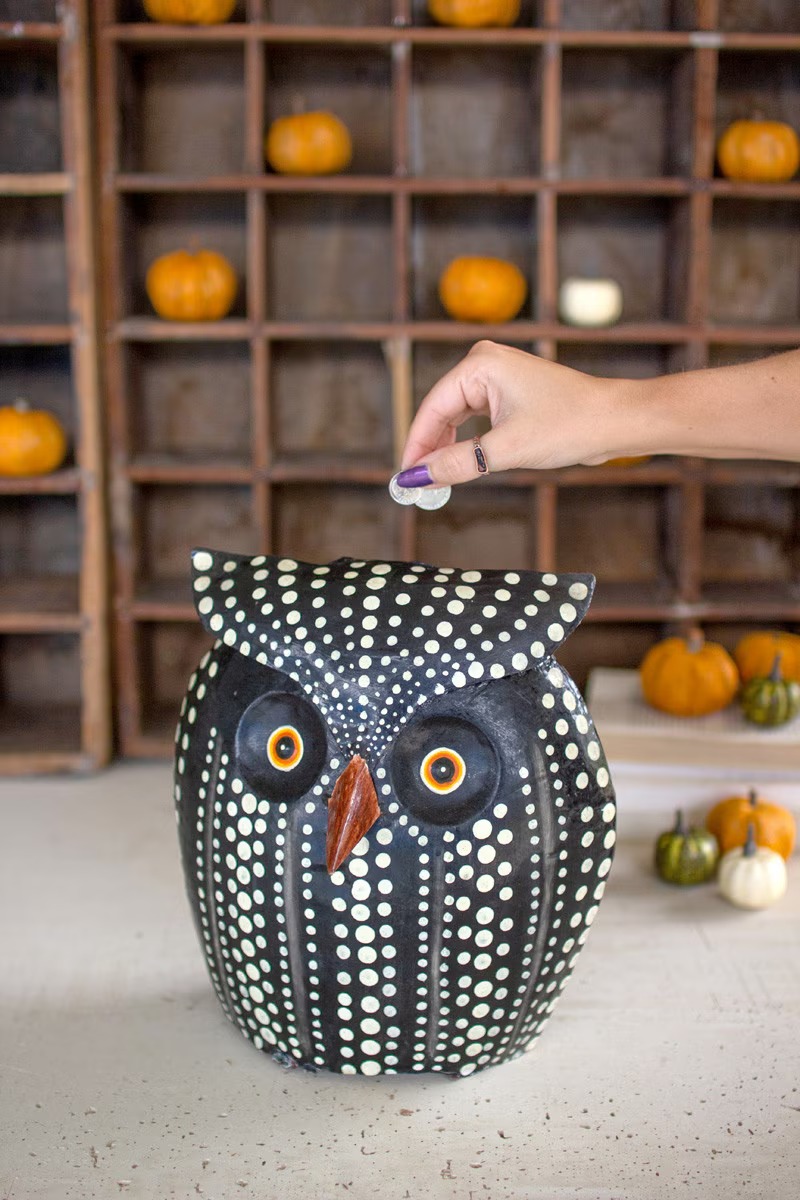 Picture of Kalalou NBA2425K 10 x 8 x 10.5 in. Painted Metal Owl Bank - Black