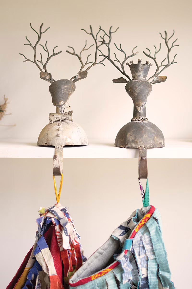 Picture of Kalalou CHE1357K 6.5 x 5 x 14 in. Metal Deer Stocking Holders&#44; Gray - Set of 2