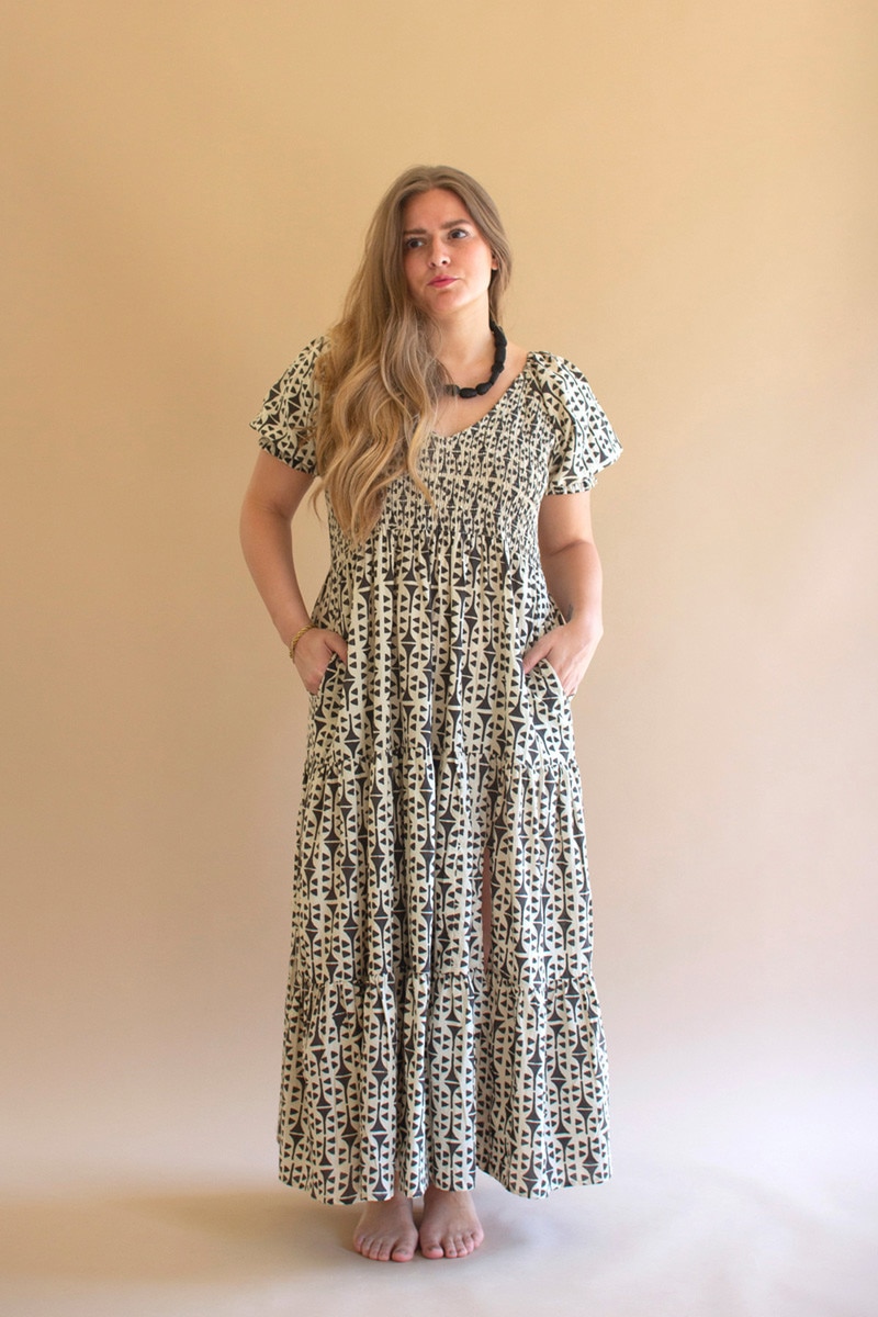 NKRT1009K Short-Sleeve Printed Dress with Smocked Bodice, Multi Color - One Size