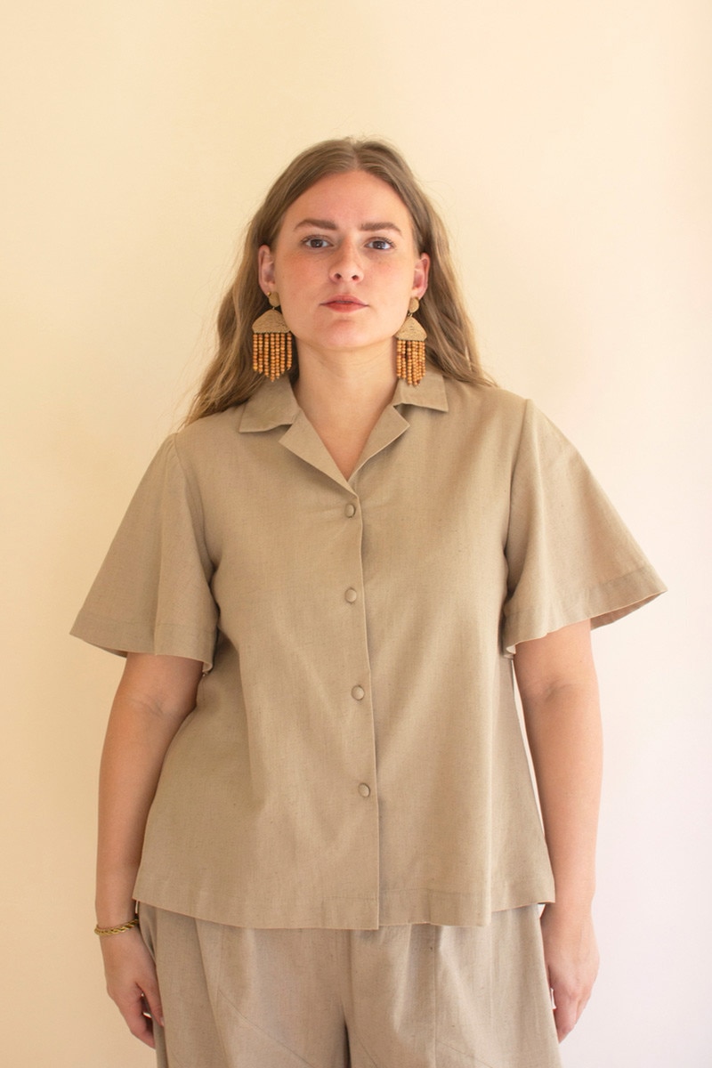 NELL1016K Short-Sleeve Button-Front Blouse with Collar, Oatmeal - One Size