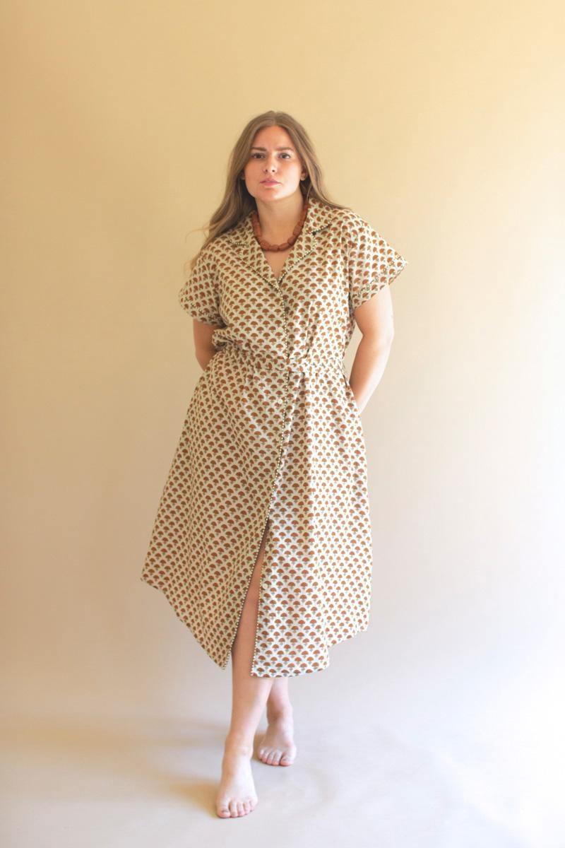 NKRT1005 48 in. Short-Sleeve Printed Button-Front Dress with Trim, Brown