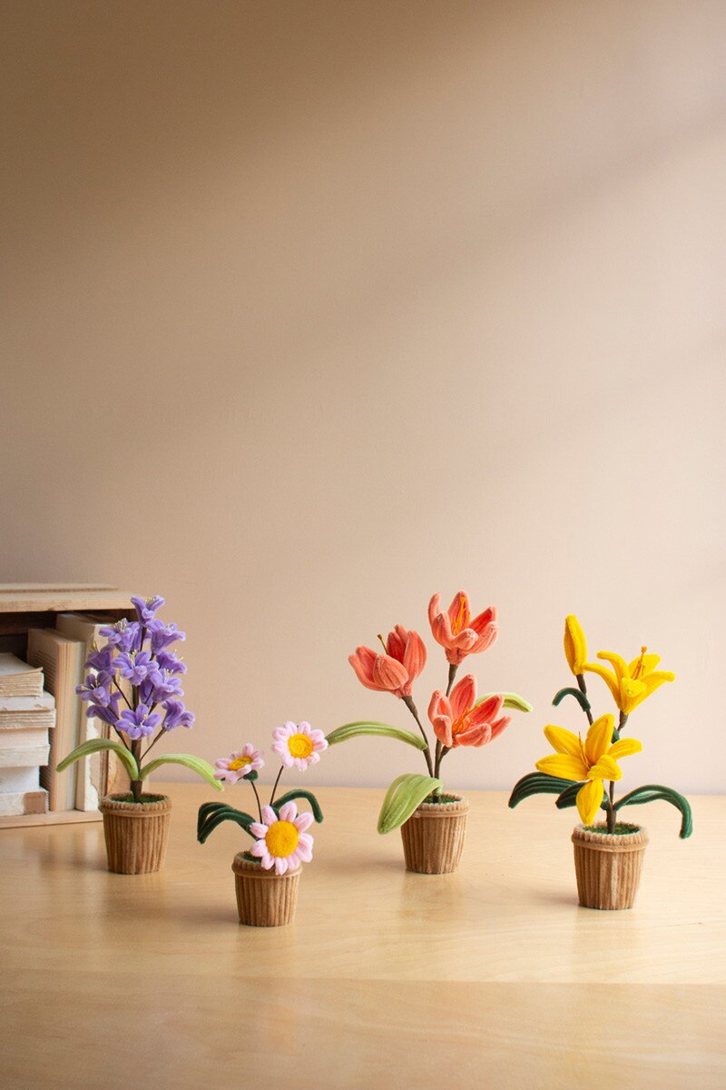 CHNS9047 Pipe Cleaner Potted Flowers, Multi Color - Set of 4