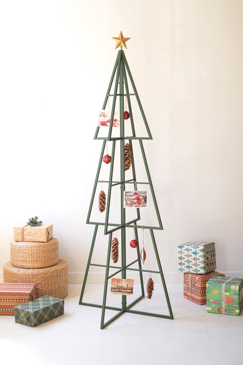 CHW1564 Painted Metal Christmas Tree Ornament Display, Green