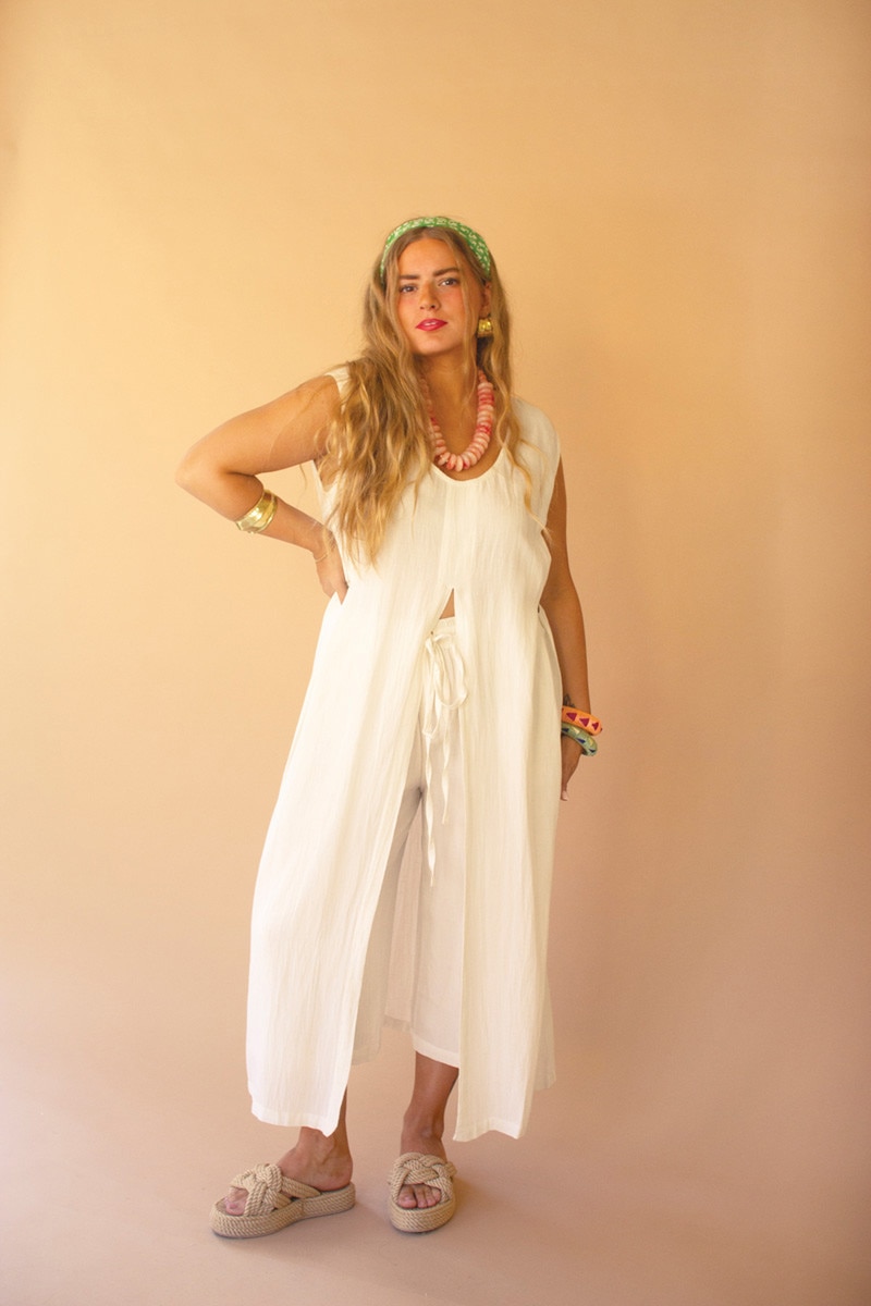 NELL1134 Sleeveless Split-Front Cotton Tunic Top