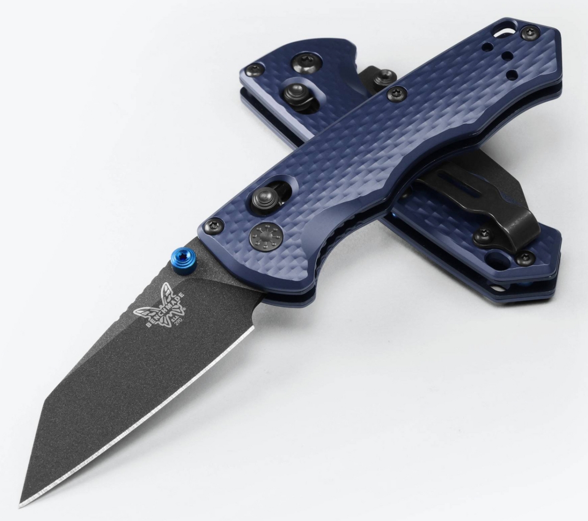 BM-290BK 2.49 in. Full Immunity AXIS Folder Plain Edge Cobalt Black Finish CPM-M4 Wharncliffe Blade - Crater Blue