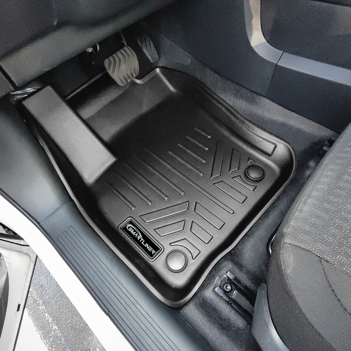 SA0766-B0766 2 Rows Custom Fit Floor Liners for 2025 Nissan Kicks