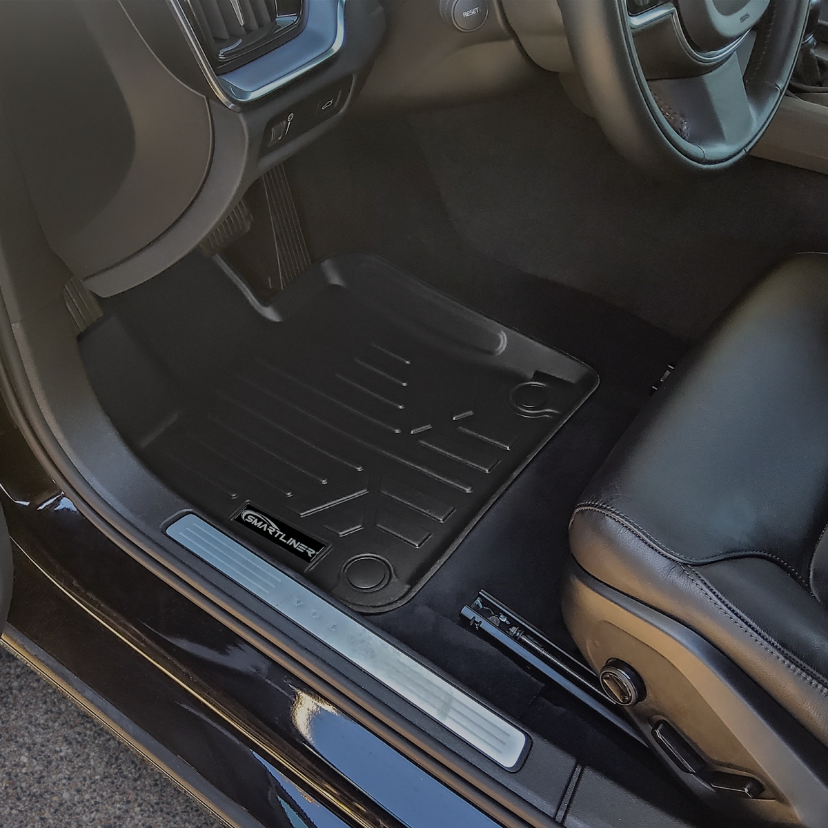 SA0661-B0661-N1 2 Rows Custom Fit Floor Liners for 2020-2021 Volvo V60