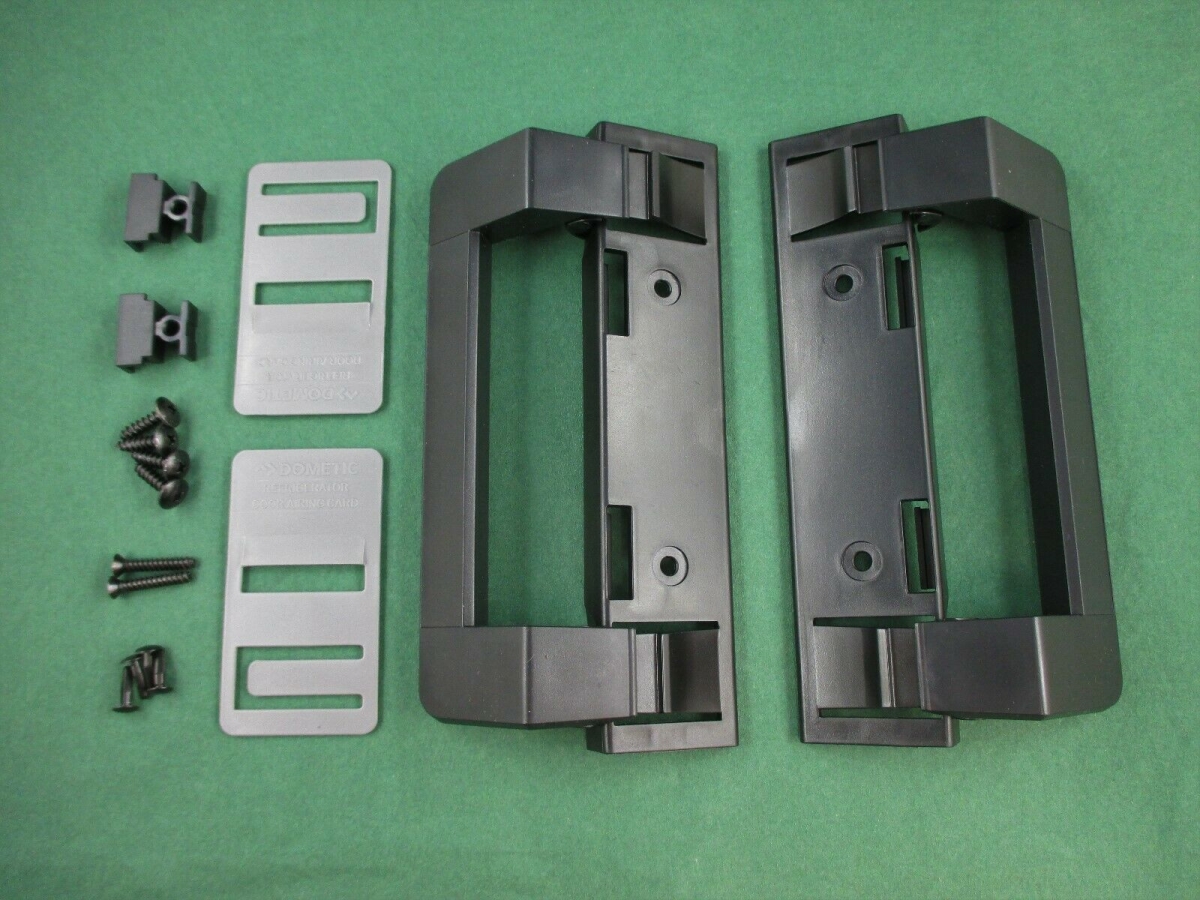 Picture of Dometic 3316882900 Refrigerator Standard Door Handle Combo-0.75 AMI