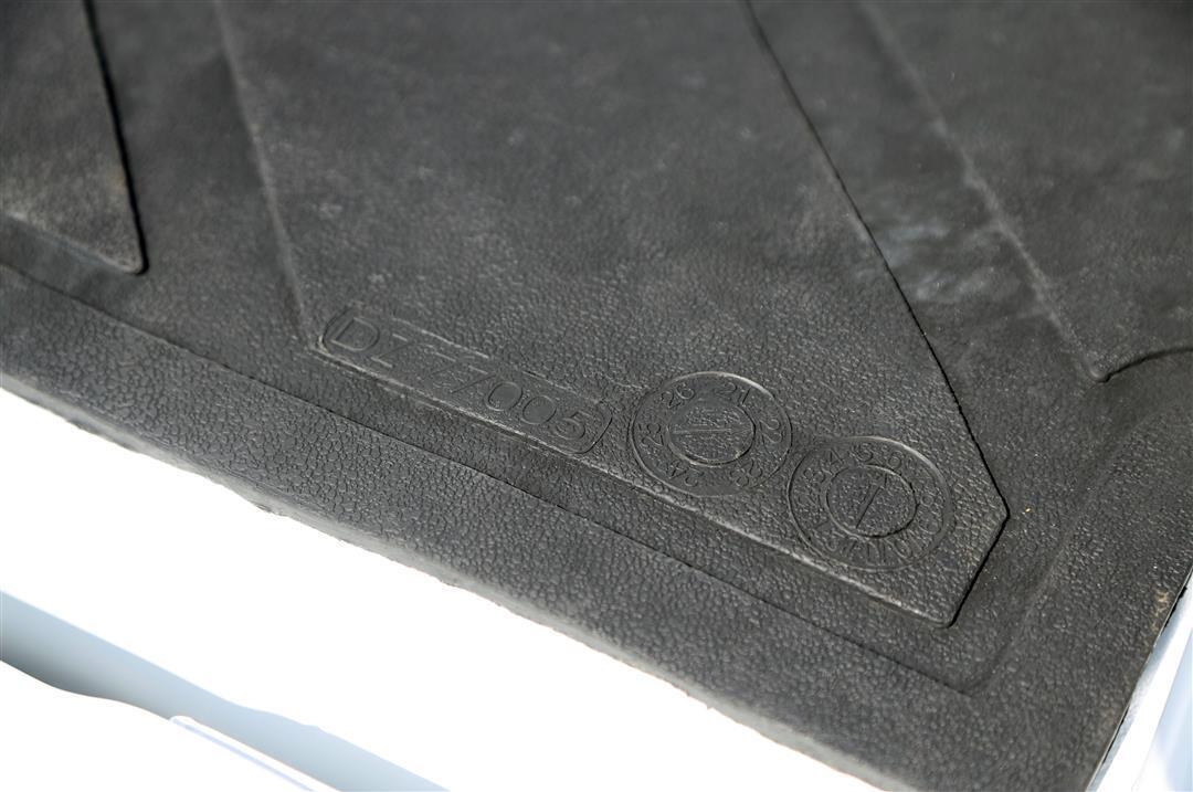 DZ77012 Heavyweight Bed Mat Ford Super Duty