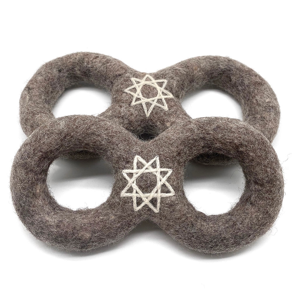 0641827098520 Alchemy Creation Infinity Ring - Handmade All-Natural Wool Dog Toy - Size Large