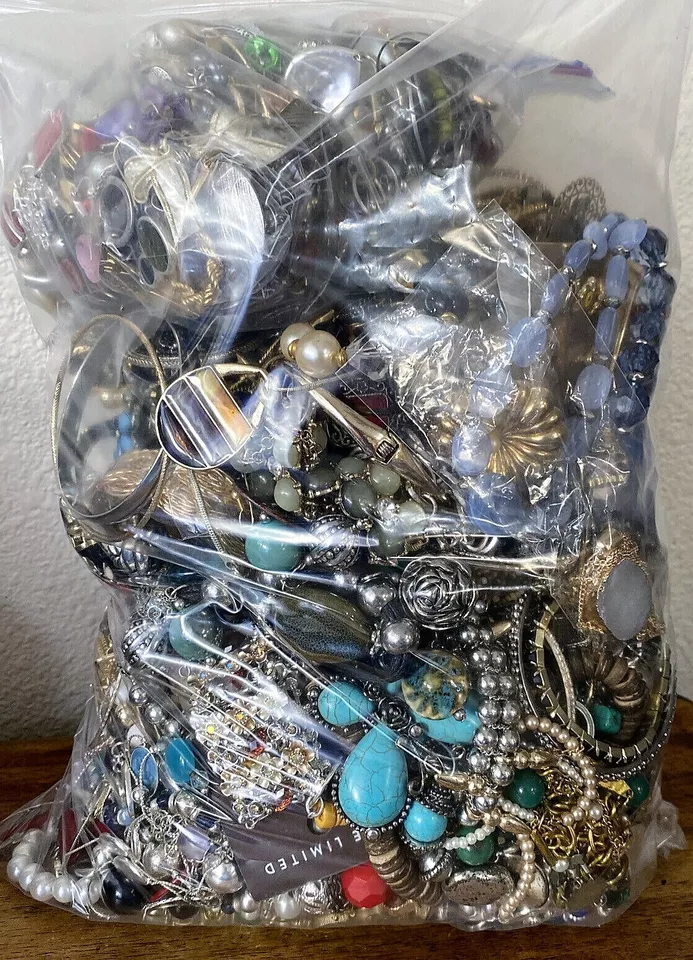 Picture of Kusp 1PLB 1 lbs Bag Jewelry Vintage Modern Lot Craft Junk Some Wearable Resell Mix In