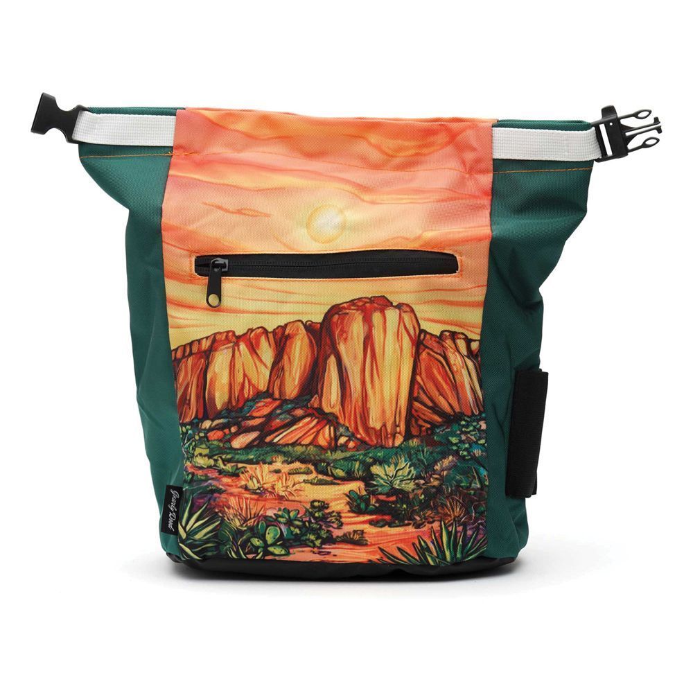 434975 Hueco Tanks Chalk Bucket