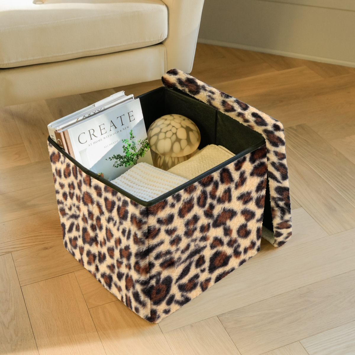 676685059406 Go-Poufs Knock-Down Medium Cube Faux Fur Storage Ottoman |  Leopard | 15'x15'x15'