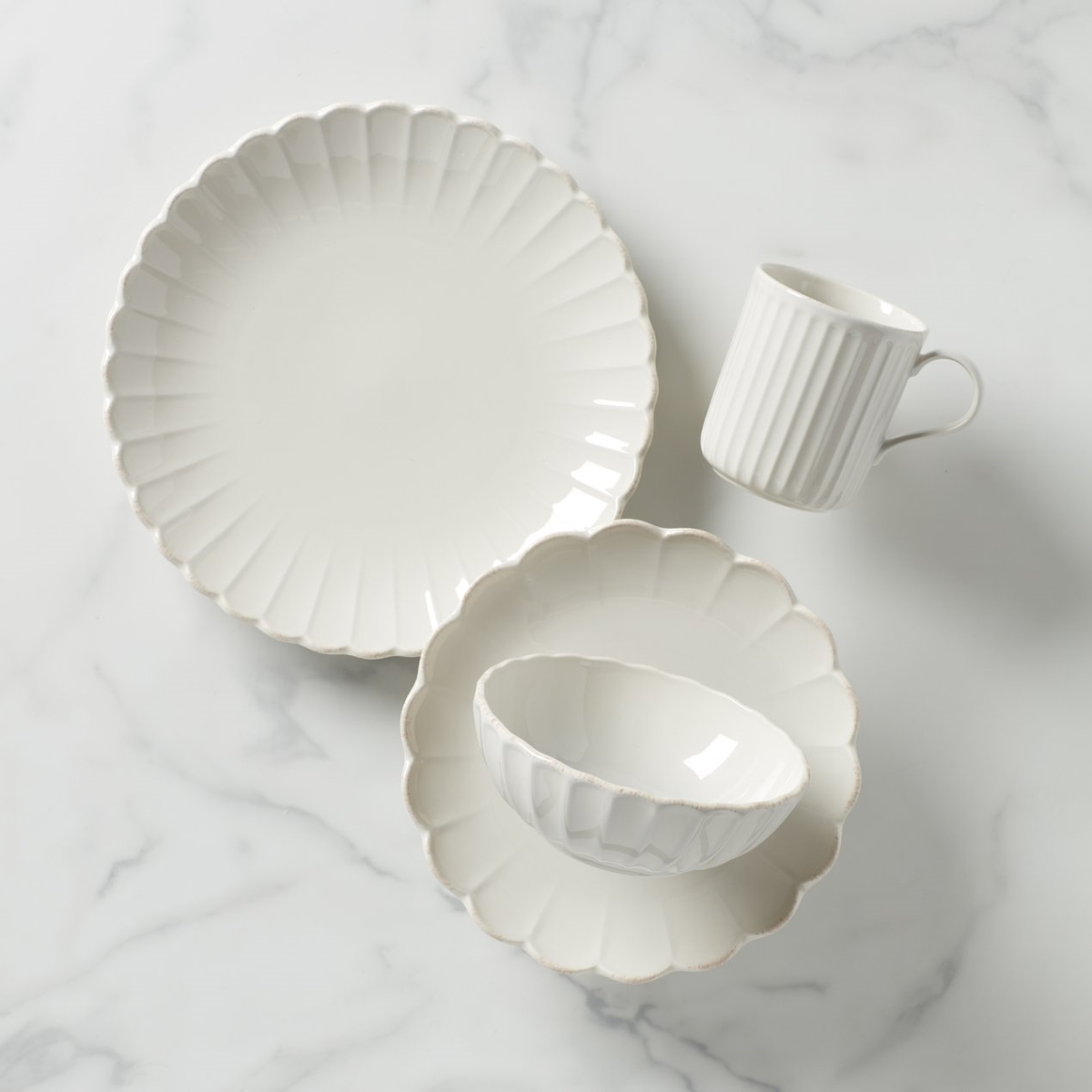 Picture of Lenox 893472 French Perle Scallop Place Setting - 4 Piece