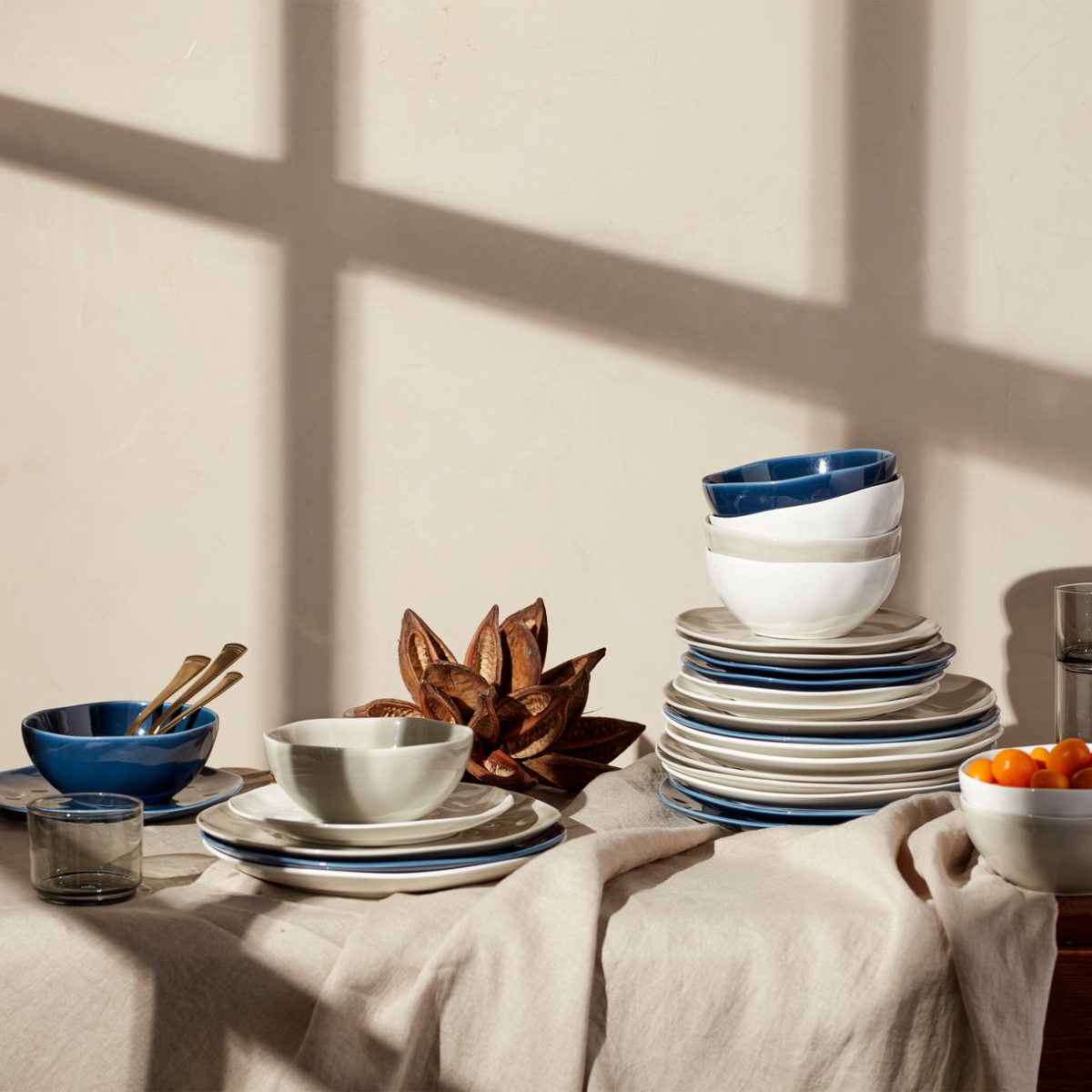 Picture of Lenox 894889 Bay Colors Dinnerware Set, White - 12 Piece