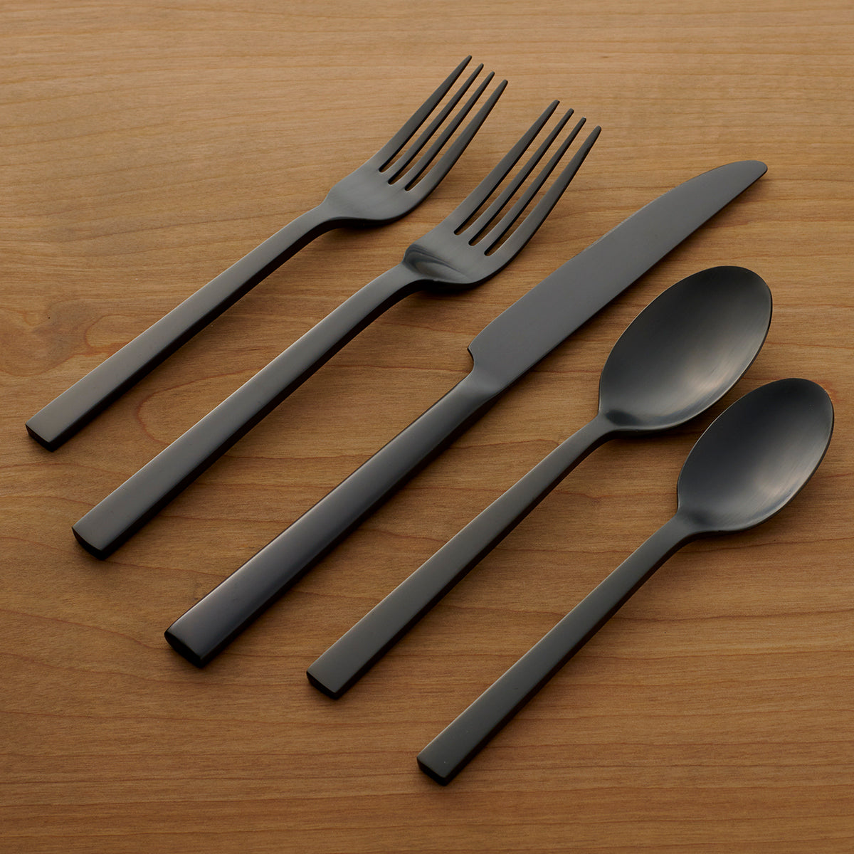 Picture of Oneida B1022020AL20 Chefs Table PVD Matte Midnight Flatware Set, 20 Piece