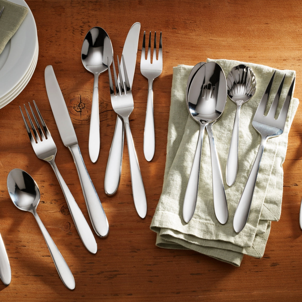 Picture of Oneida H037045AWWM Mooncrest Flatware Set, 45 Piece