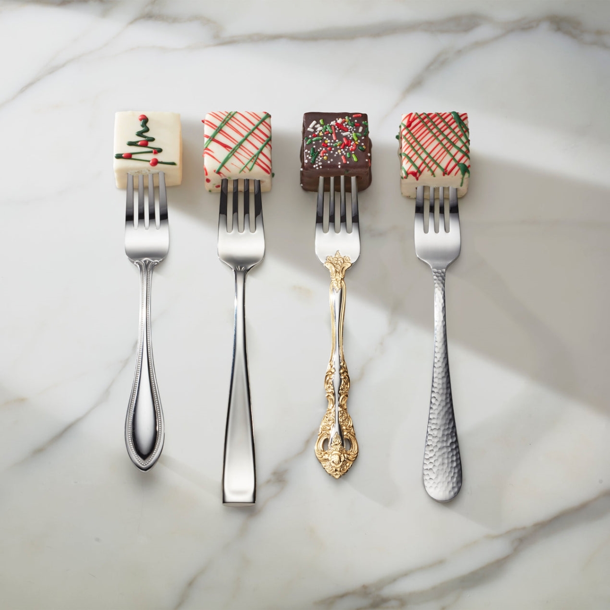 T711005C Moda Place Setting Flatware Set, 5 Piece