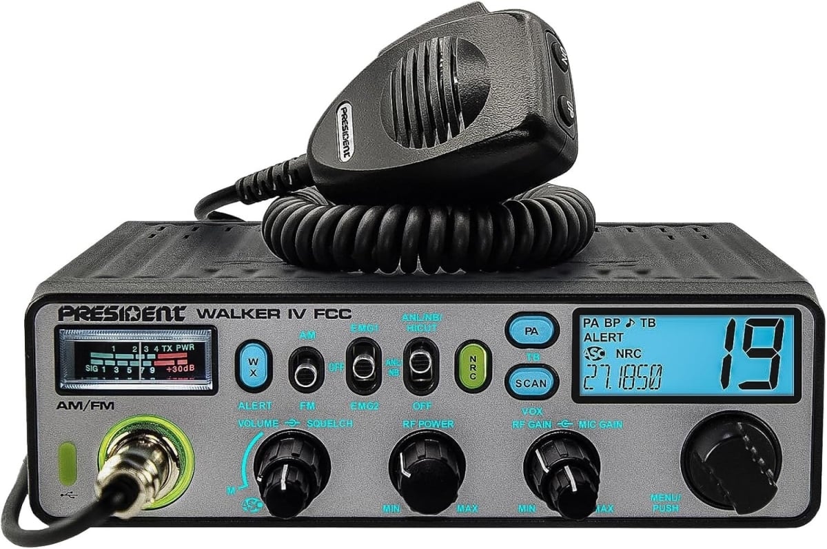 WALKER IV 40 Channel AM-FM CB Radio with Glow Mode