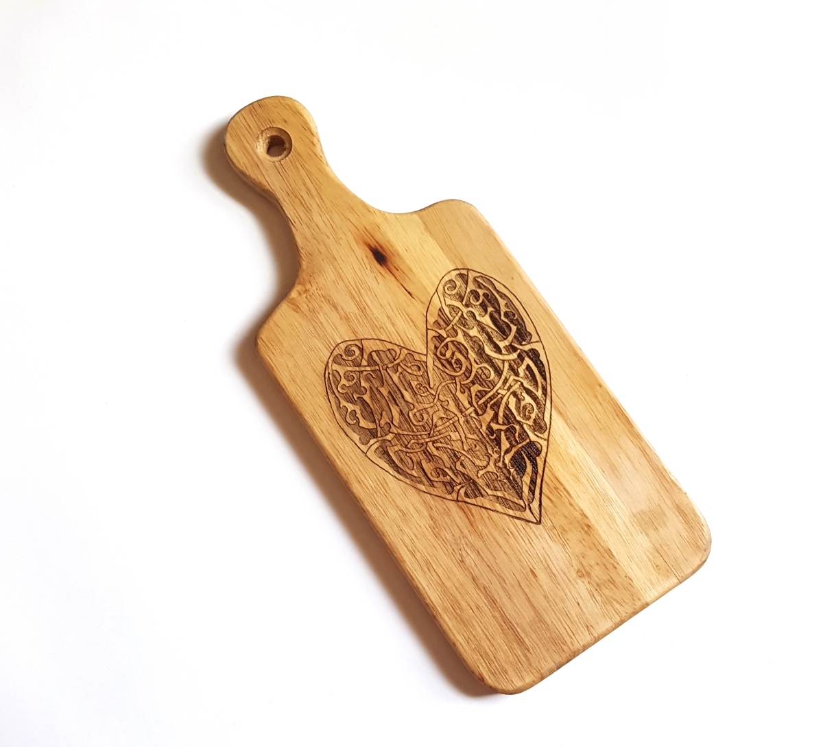 Picture of Lyoncraft CBHR01 Celtic Heart Engraved Wooden Cheese Board