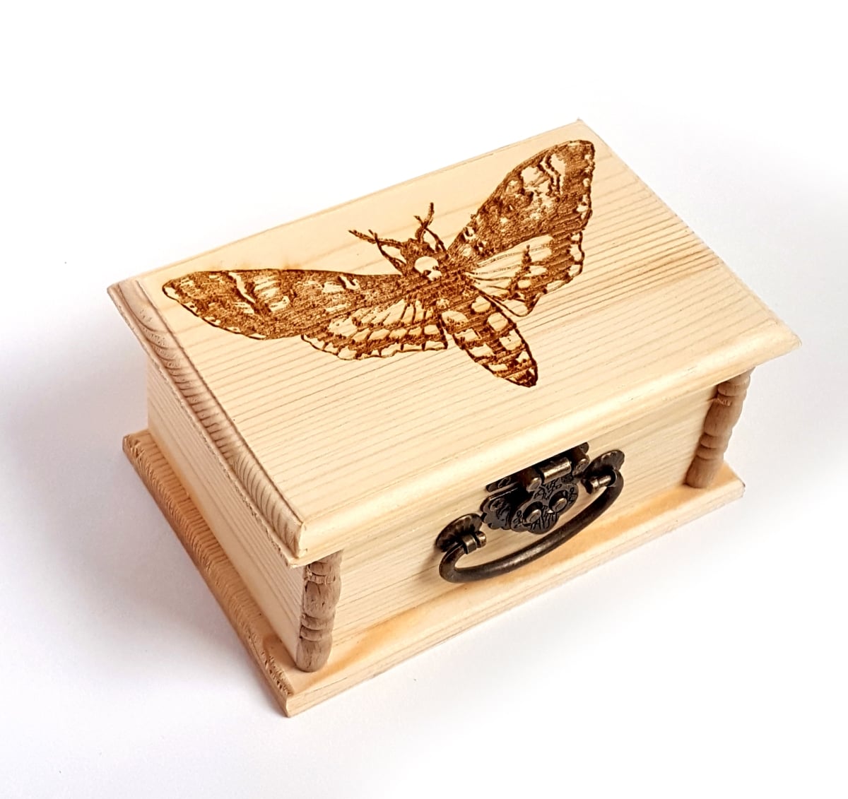 MBDM01 Hawk Moth Engraved Wooden Box