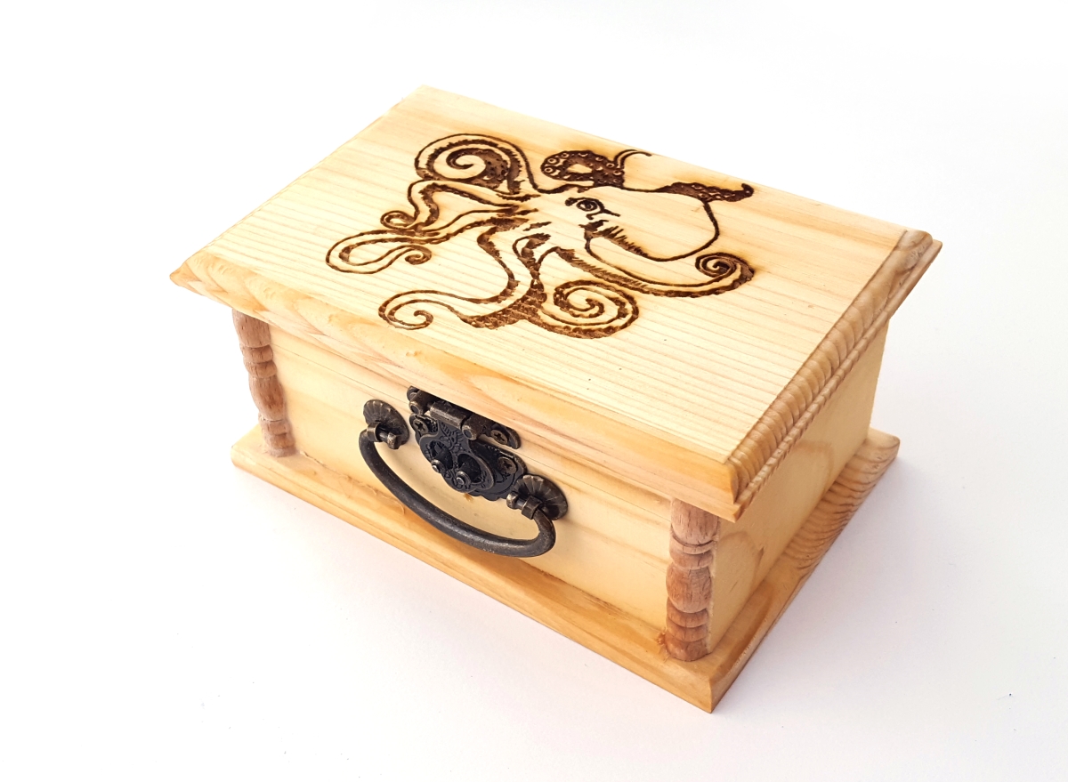 MBOC01 Octopus Engraved Wooden Box