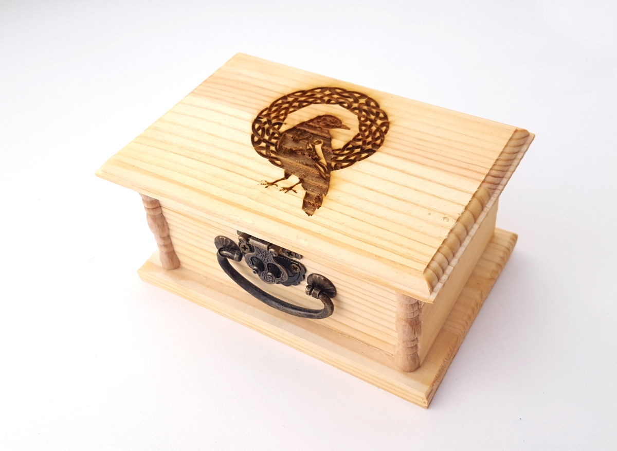 MBRV01 Celtic Raven Engraved Wooden Box
