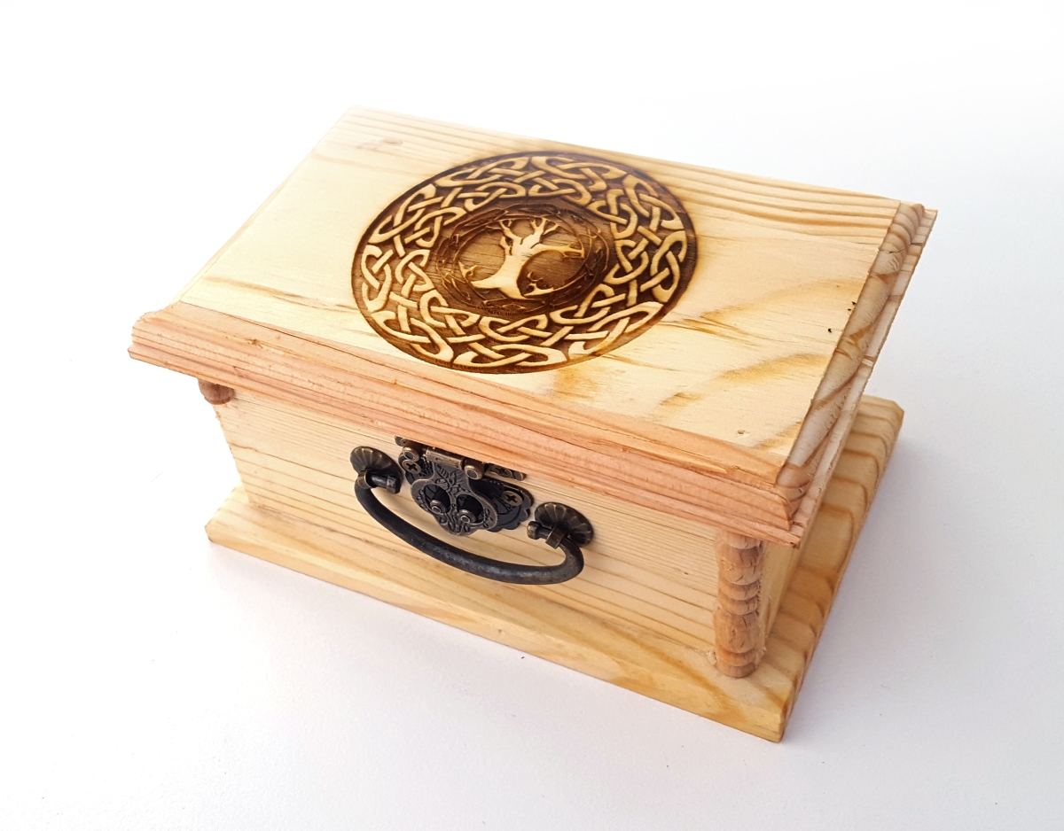Tree of Life CIrcle Engraved Wooden Box