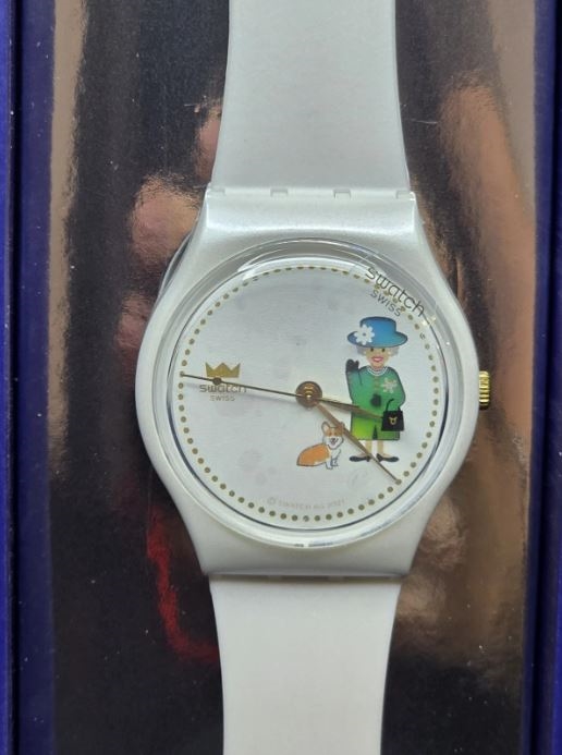 Picture of Swatch SW37451 Swatch How Majestic Jubilee Quartz White Dial Unisex Watch GZ711