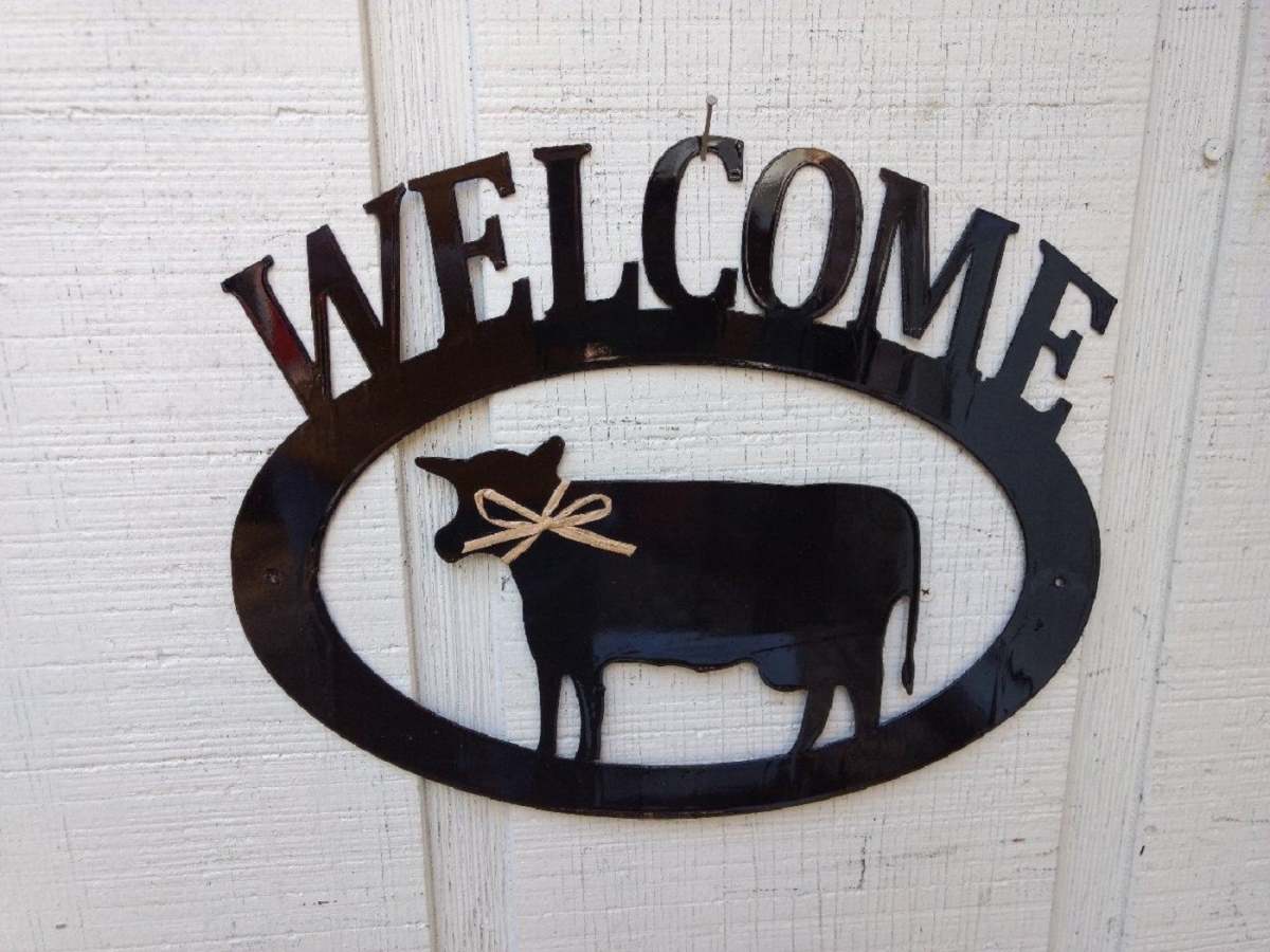 Picture of The Lazy Scroll cowwelcome Cow Metal Welcome Sign